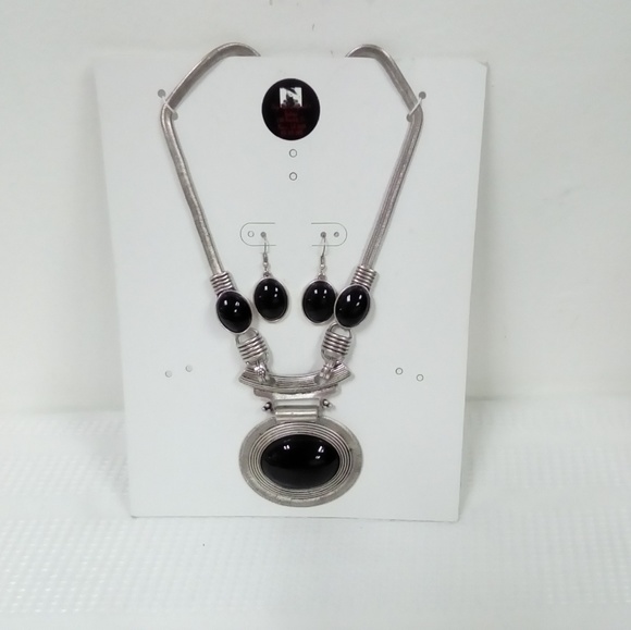 Deja Vous Jewelry - NWT Black Statement Necklace Set Deja Vous Jewelry - NWT Black Statement Necklace Set